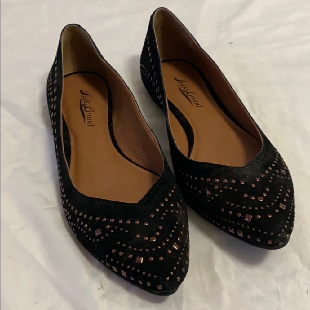 Lucky black studded flats in 6M